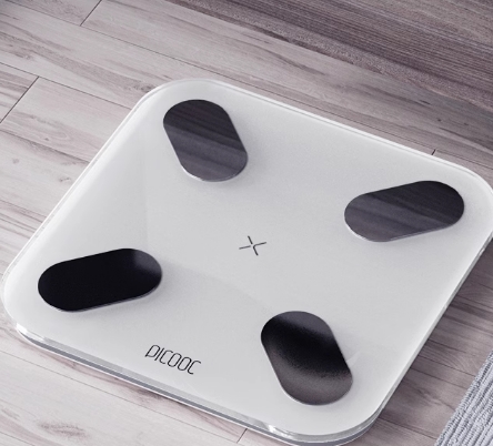 科技引領(lǐng)健康，智能守護(hù)夢(mèng)想：體驗(yàn)智能健康秤的全方位健康管理
