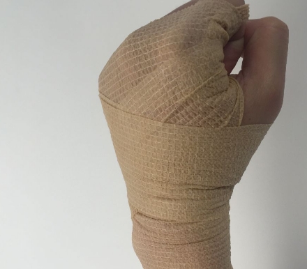 繃帶：彈性良好且固定可靠的急救與康復(fù)用醫(yī)用彈性繃帶