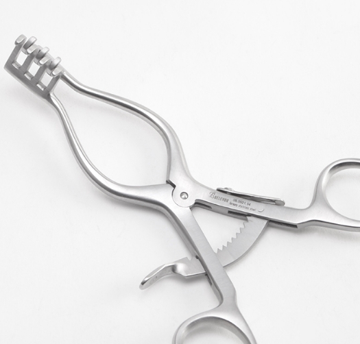 手術(shù)牽開器：有效暴露手術(shù)視野，提高操作效率