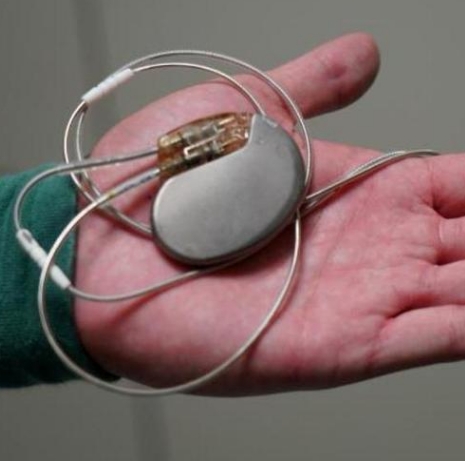 心跳的守護(hù)者——心臟起搏器的工作原理與應(yīng)用